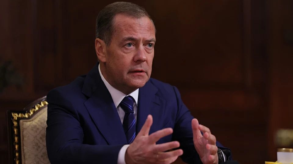 Заместитель председателя Совета безопасности РФ, председатель партии «Единая Россия» Дмитрий Медведев